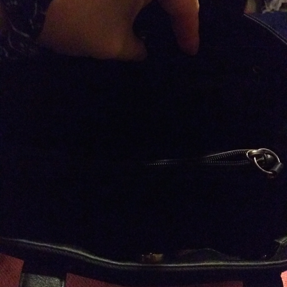 Authentic Coach - Picture 2 of 5